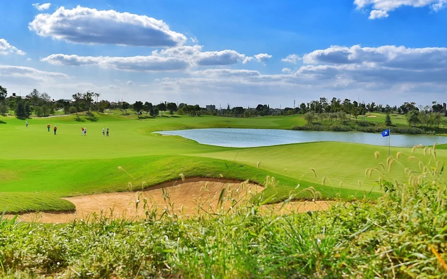 Qizhong Garden Golf Club